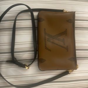 Louis Vuitton Double Zip Pochette cross body M69203